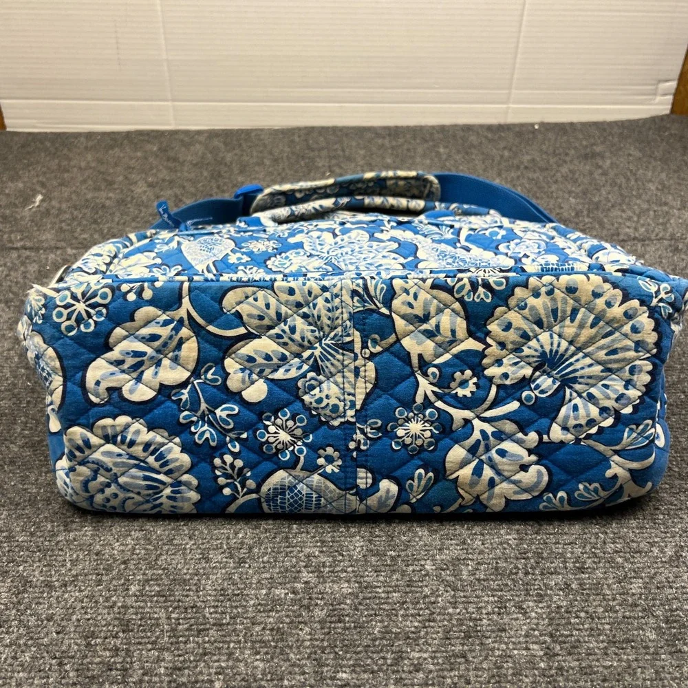 Vera Bradley Blue Floral Quilted Laptop Travel Bag Shoulder Strap 16x12x6